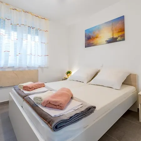 Apartment Lana Baška