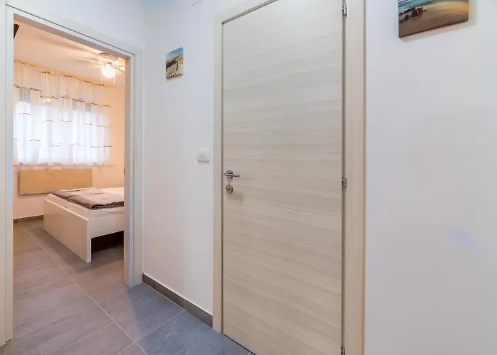 Lana Appartement Baška