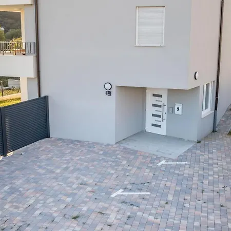 Apartment Lana
