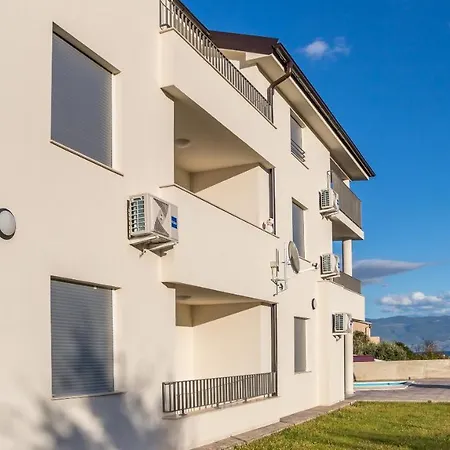 Apartment Lana