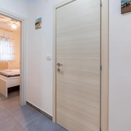 Lana Appartement Baška